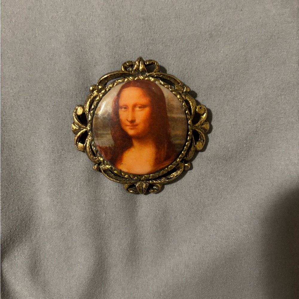 Vintage Mona Lisa Brooch